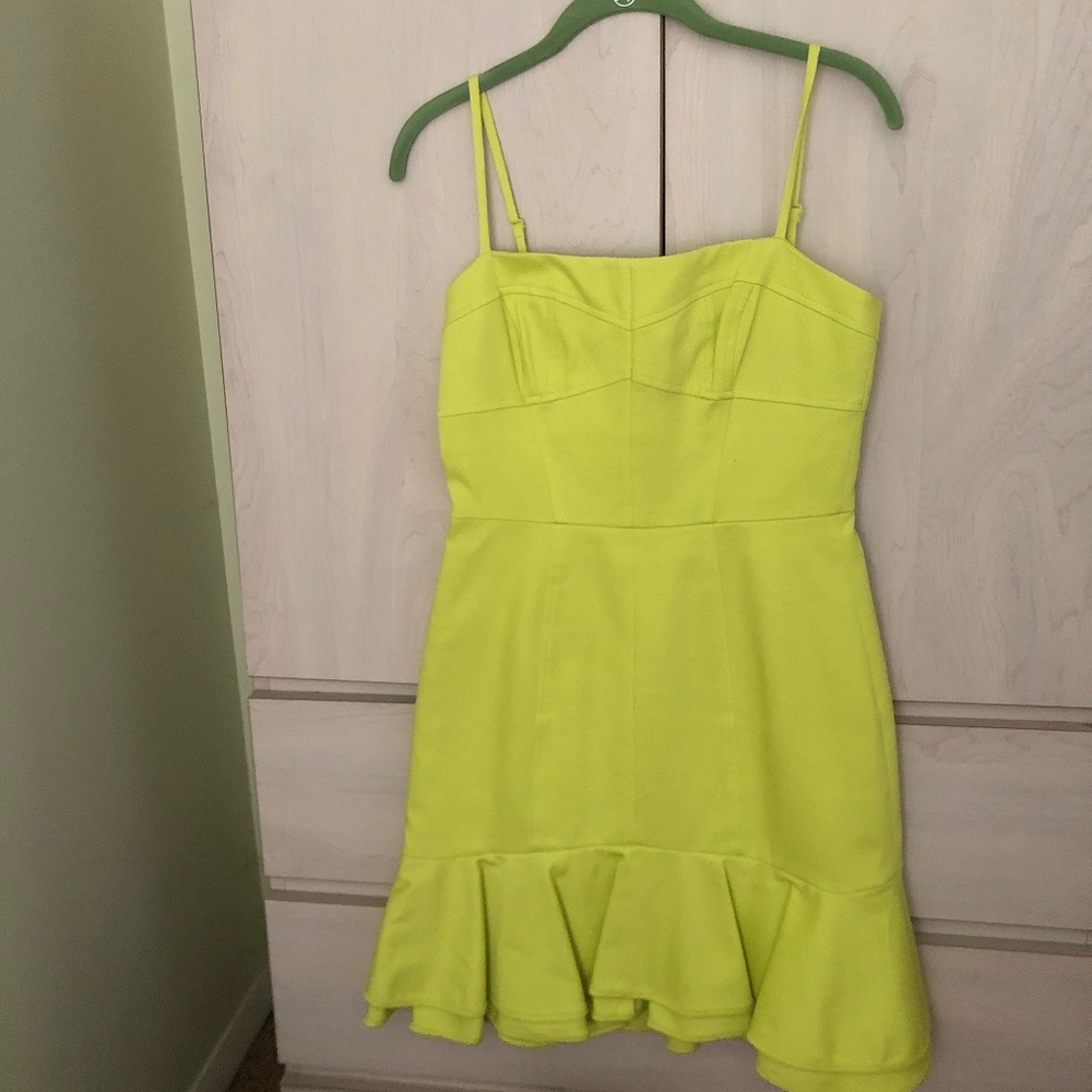 Sale! New Karen Millen Green Dress w/ Ruffle Bottom